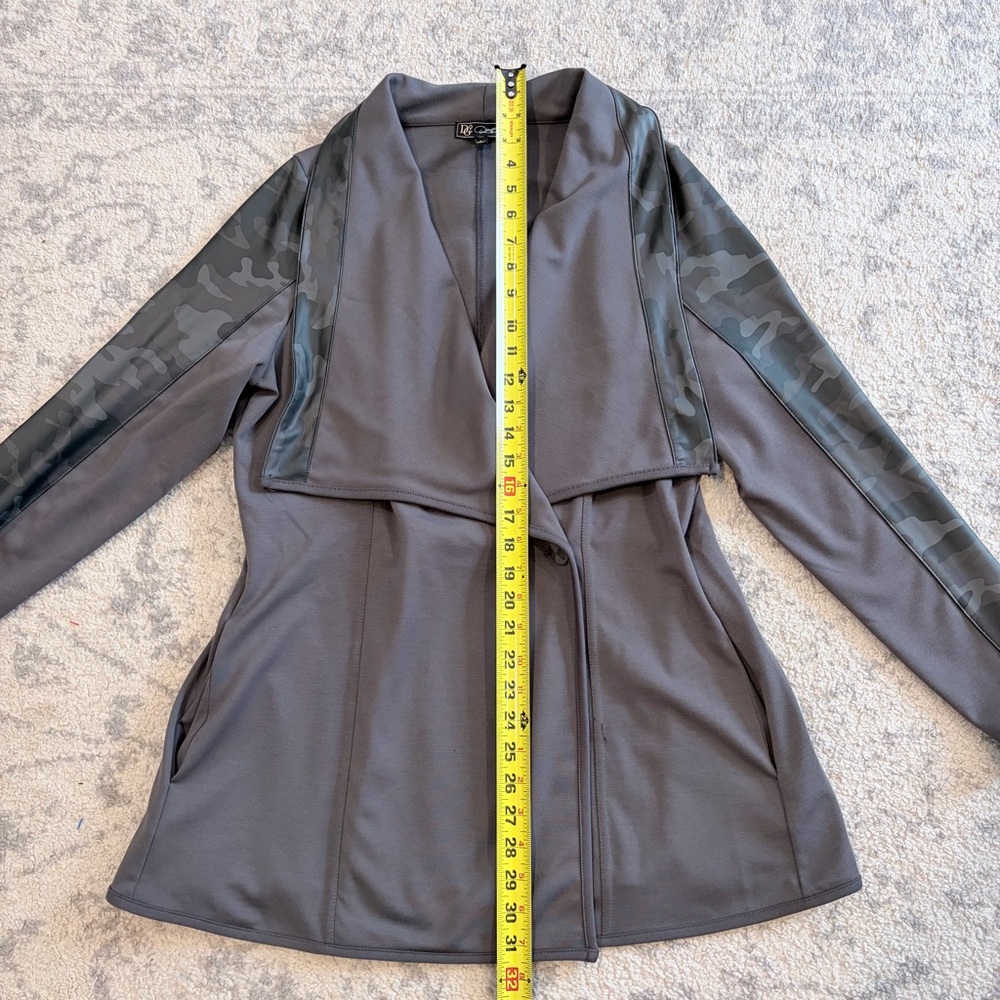 DG2 Diane Gilman Gray Draped Blazer Camo Sleeve Stretch Jacket Womens L Ponte - Picture 6 of 10